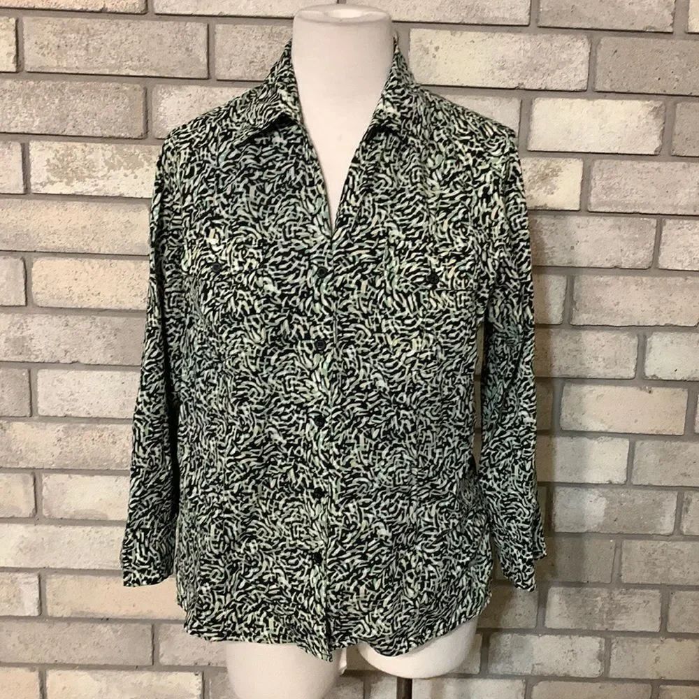 3for$20 button front blouse small